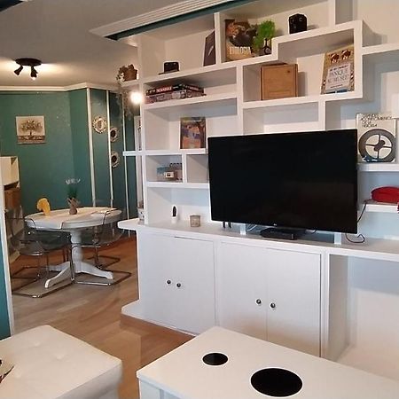 Alojamiento En Playa Del Arbeyal Gijón Eksteriør billede