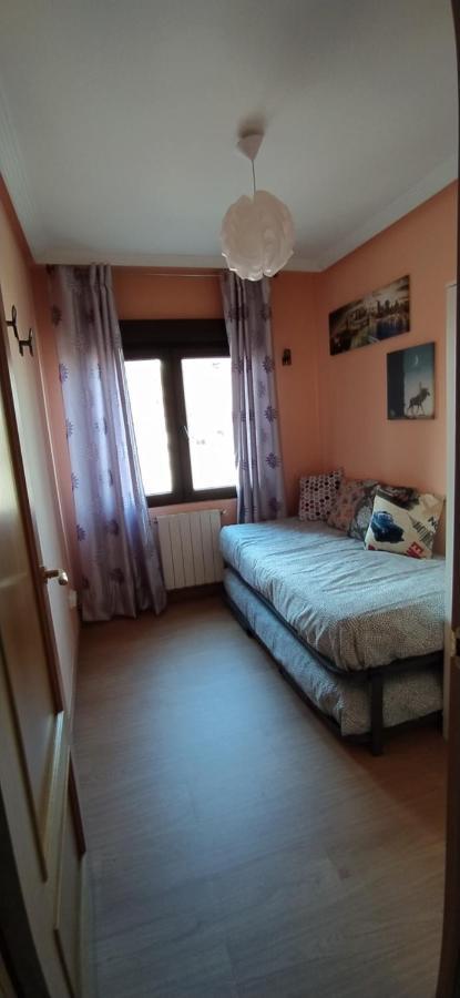 Alojamiento En Playa Del Arbeyal Gijón Eksteriør billede